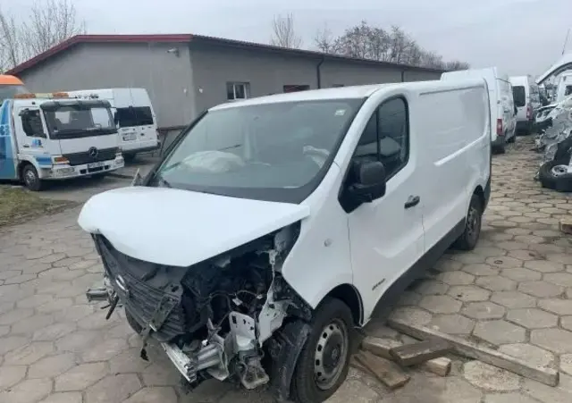 NISSAN NV300 