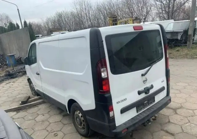 NISSAN NV300 