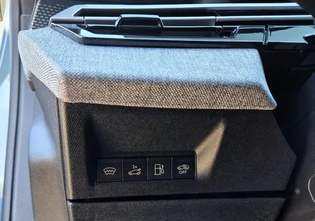 PEUGEOT 5008 1.6 PHEV 195 GT S&S e-DCS7