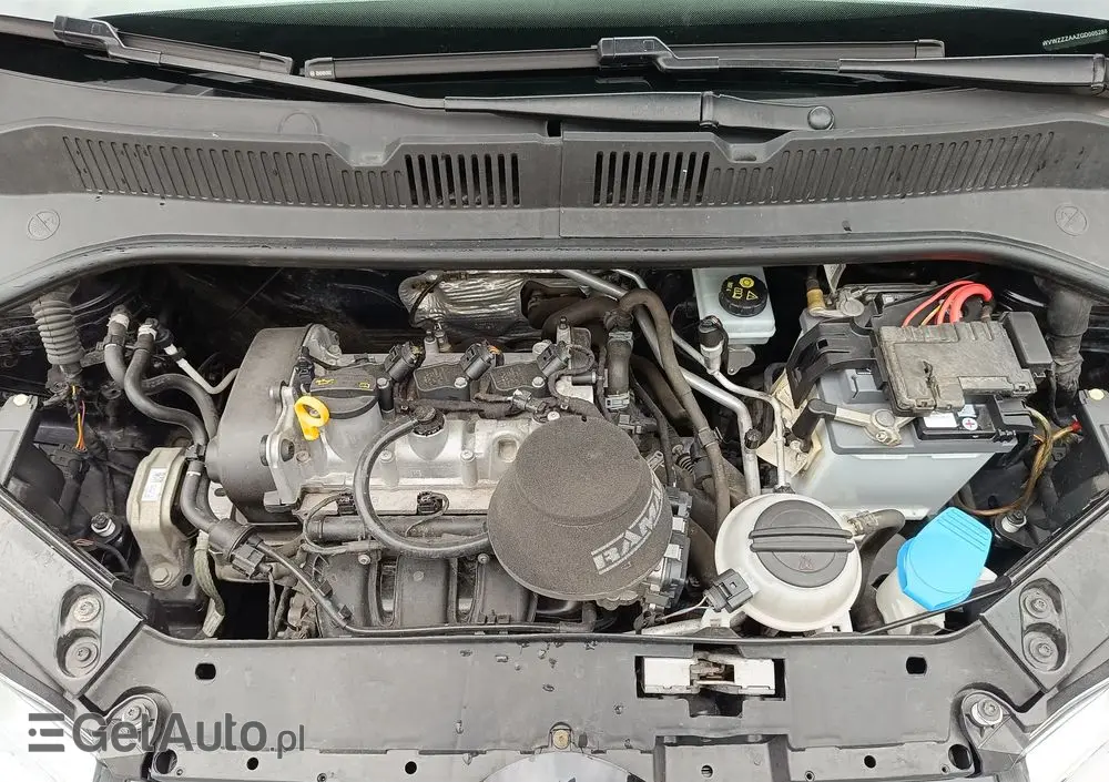 VOLKSWAGEN Up! Street