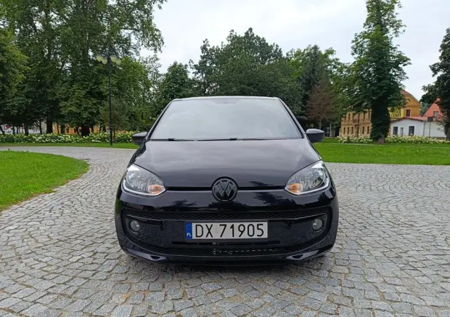 VOLKSWAGEN Up! Street