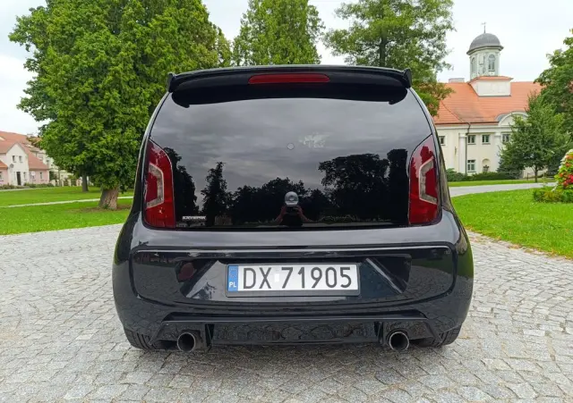 VOLKSWAGEN Up! Street