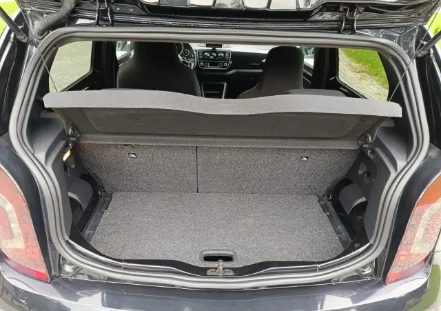 VOLKSWAGEN Up! Street