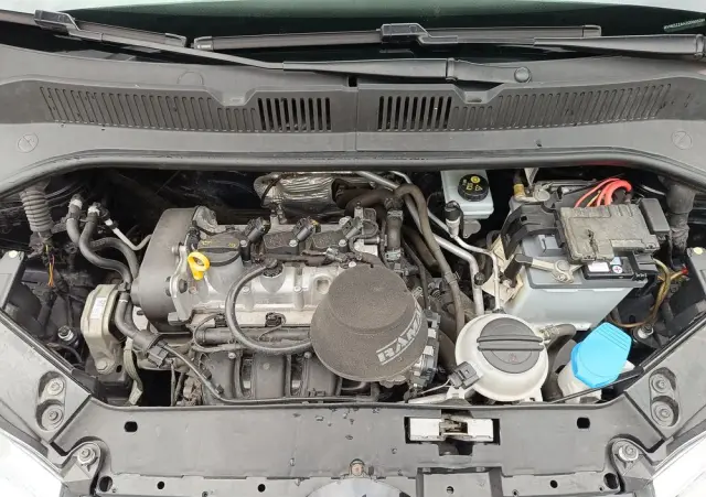 VOLKSWAGEN Up! Street