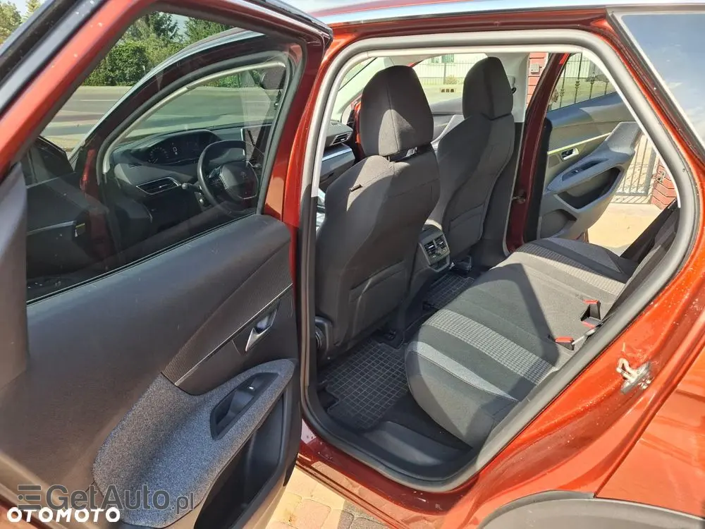 PEUGEOT 3008 BlueHDi 130 Stop & Start EAT8 Allure