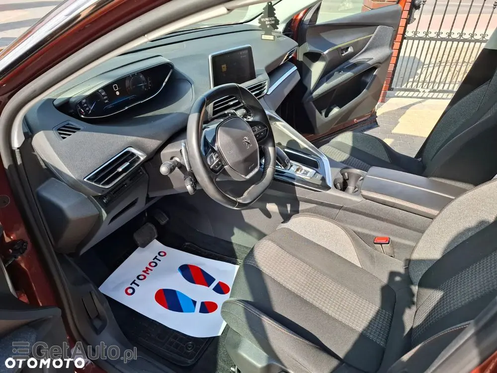 PEUGEOT 3008 BlueHDi 130 Stop & Start EAT8 Allure