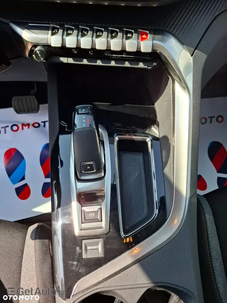 PEUGEOT 3008 BlueHDi 130 Stop & Start EAT8 Allure