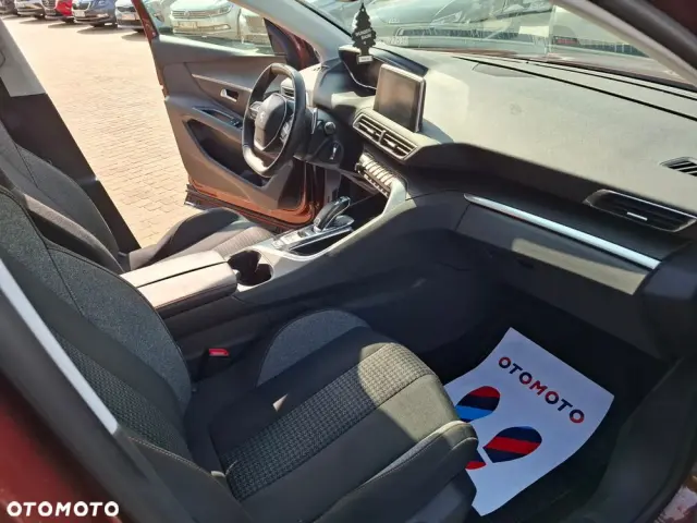 PEUGEOT 3008 BlueHDi 130 Stop & Start EAT8 Allure