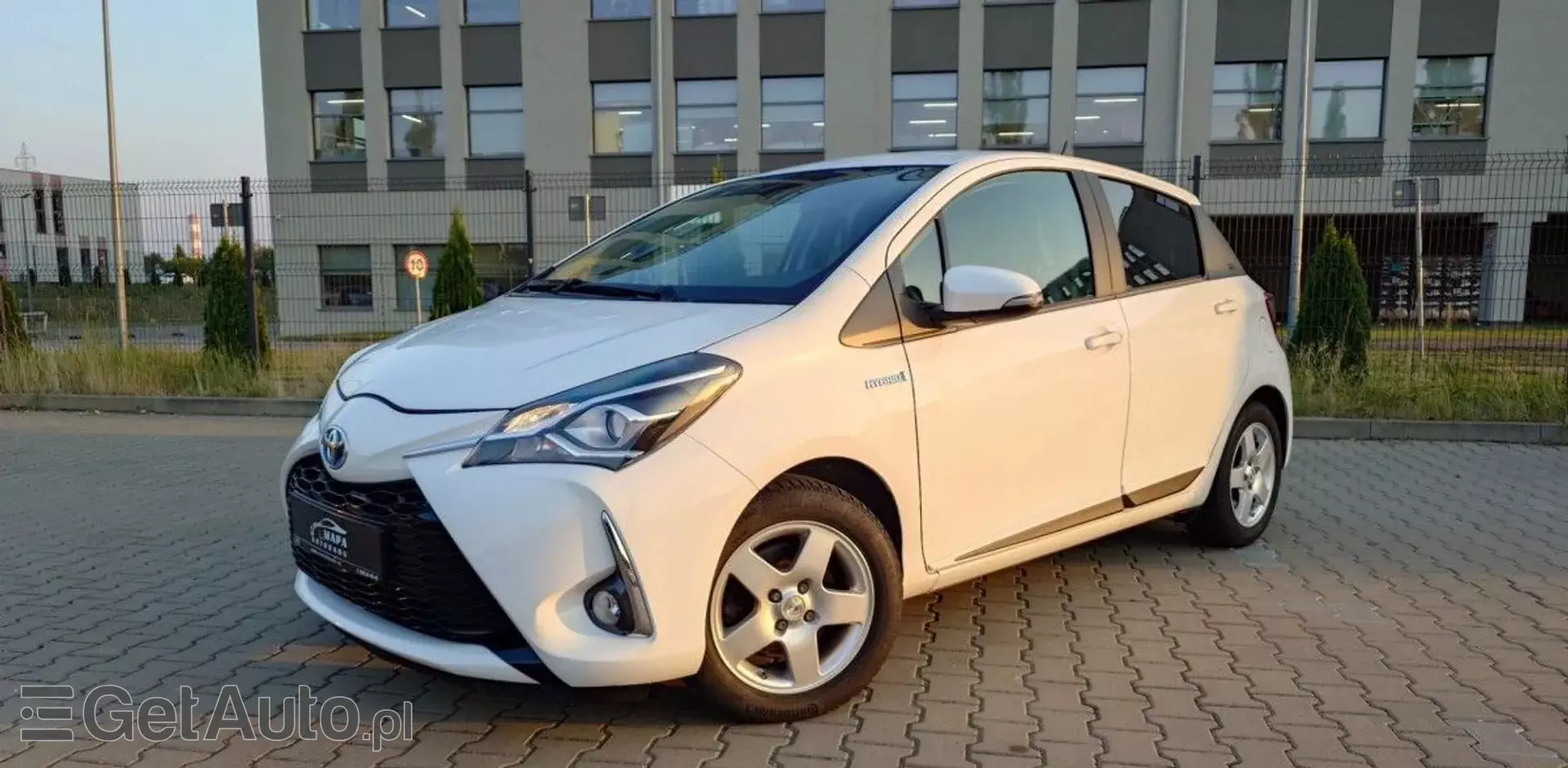 TOYOTA Yaris 1.5 (110 KM) Ethanol CVT