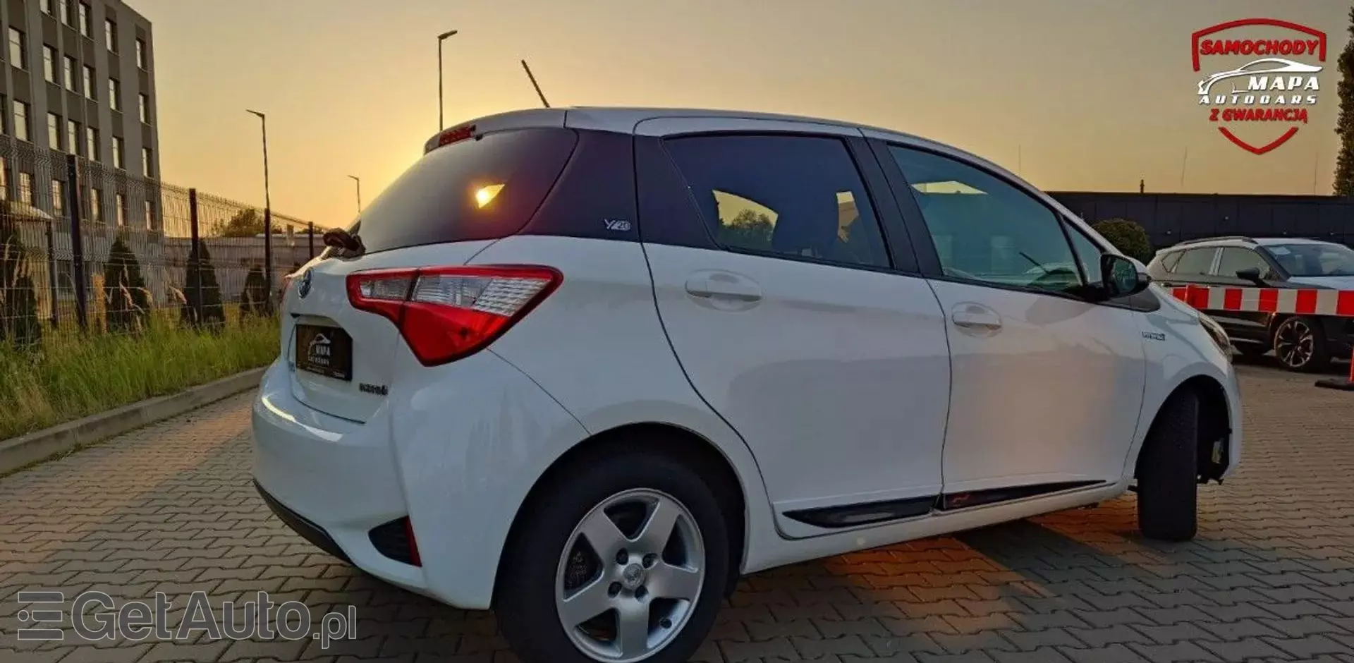 TOYOTA Yaris 1.5 (110 KM) Ethanol CVT