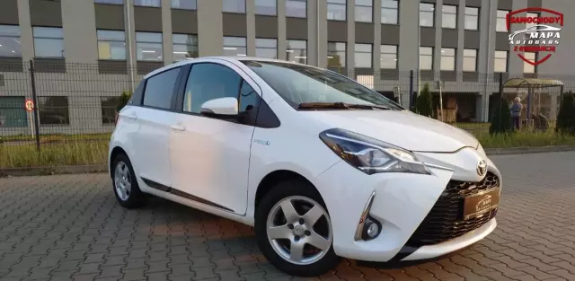 TOYOTA Yaris 1.5 (110 KM) Ethanol CVT
