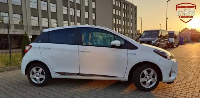 TOYOTA Yaris 1.5 (110 KM) Ethanol CVT