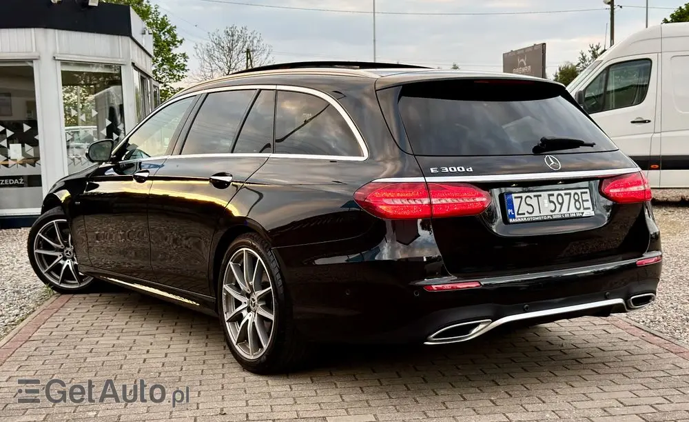 MERCEDES-BENZ Klasa E 300 d 9G-TRONIC AMG Line