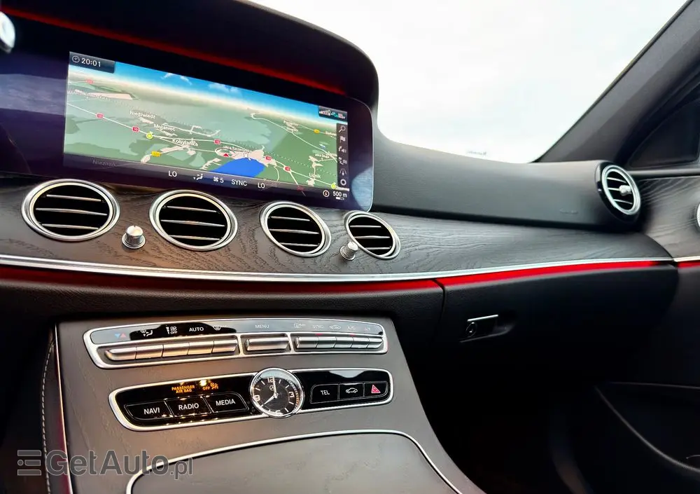 MERCEDES-BENZ Klasa E 300 d 9G-TRONIC AMG Line