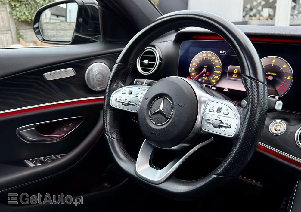 MERCEDES-BENZ Klasa E 300 d 9G-TRONIC AMG Line