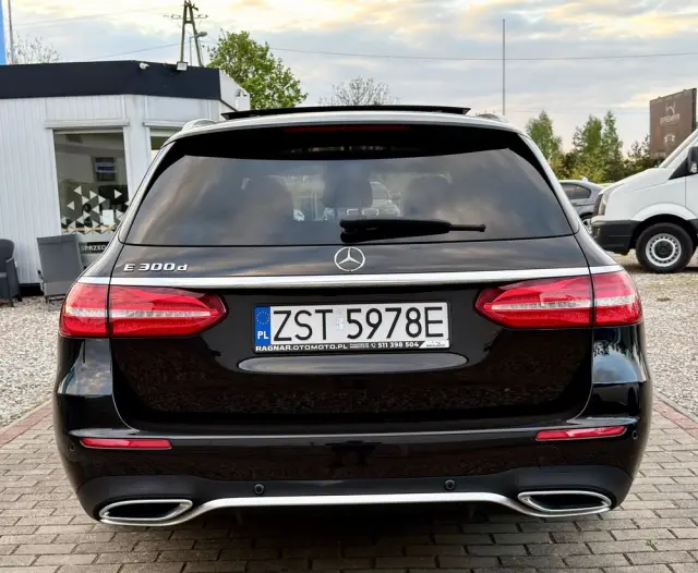 MERCEDES-BENZ Klasa E 300 d 9G-TRONIC AMG Line