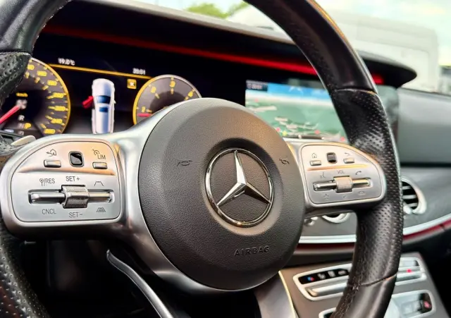 MERCEDES-BENZ Klasa E 300 d 9G-TRONIC AMG Line