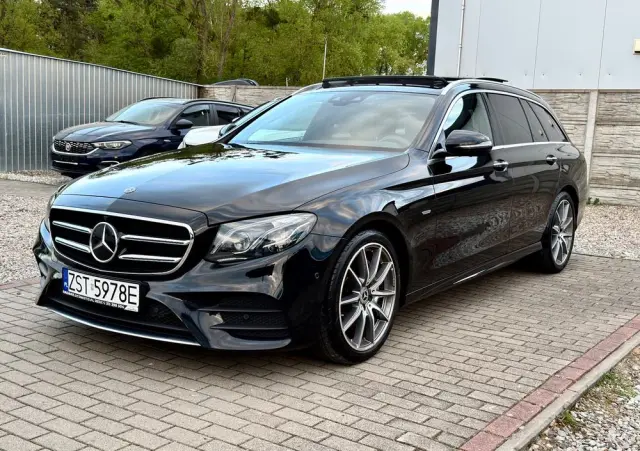 MERCEDES-BENZ Klasa E 300 d 9G-TRONIC AMG Line