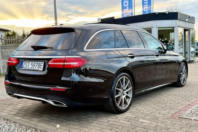 MERCEDES-BENZ Klasa E 300 d 9G-TRONIC AMG Line