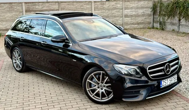 MERCEDES-BENZ Klasa E 300 d 9G-TRONIC AMG Line