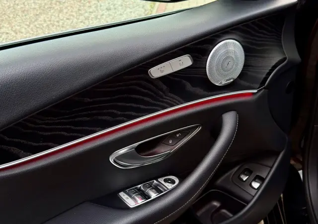 MERCEDES-BENZ Klasa E 300 d 9G-TRONIC AMG Line