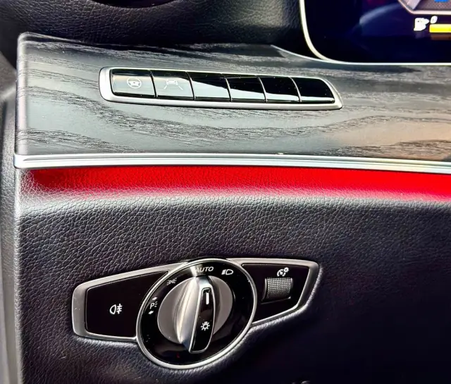 MERCEDES-BENZ Klasa E 300 d 9G-TRONIC AMG Line