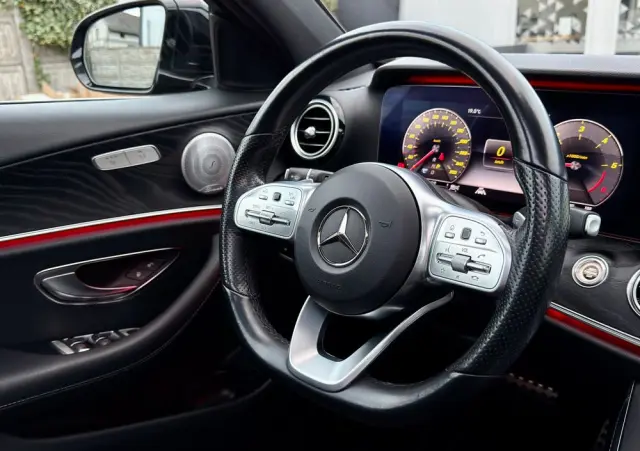 MERCEDES-BENZ Klasa E 300 d 9G-TRONIC AMG Line