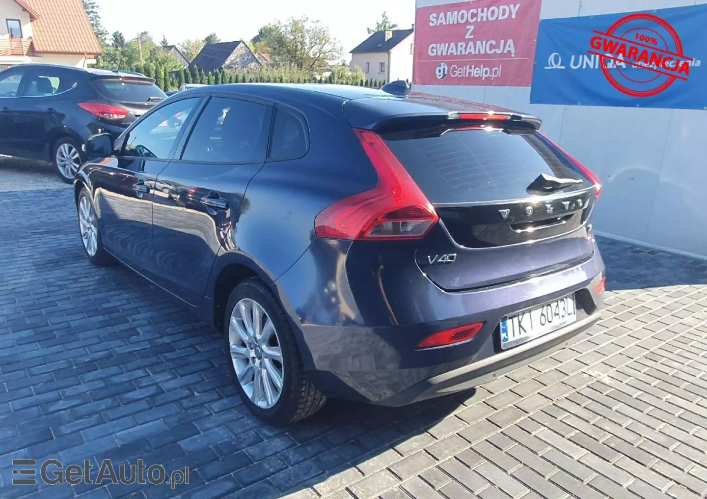 VOLVO V40 