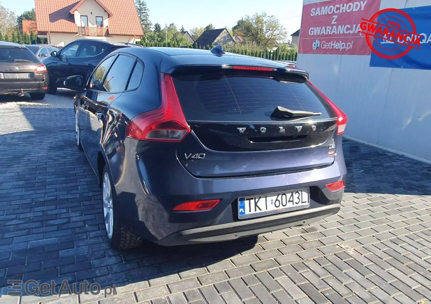 VOLVO V40 