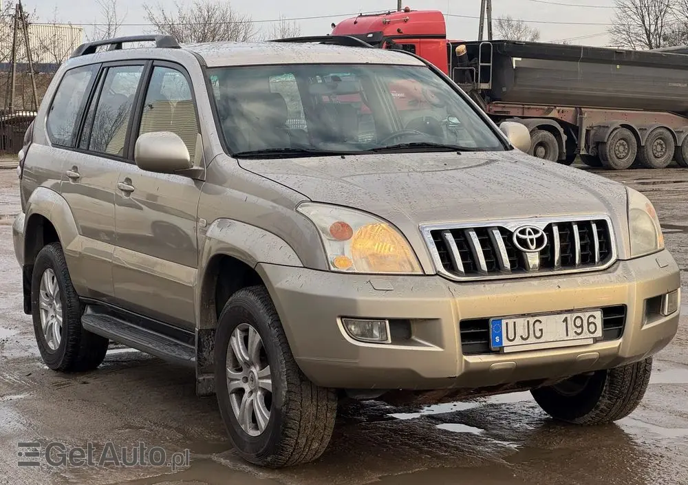 TOYOTA Land Cruiser 4.0 Luna Voyage