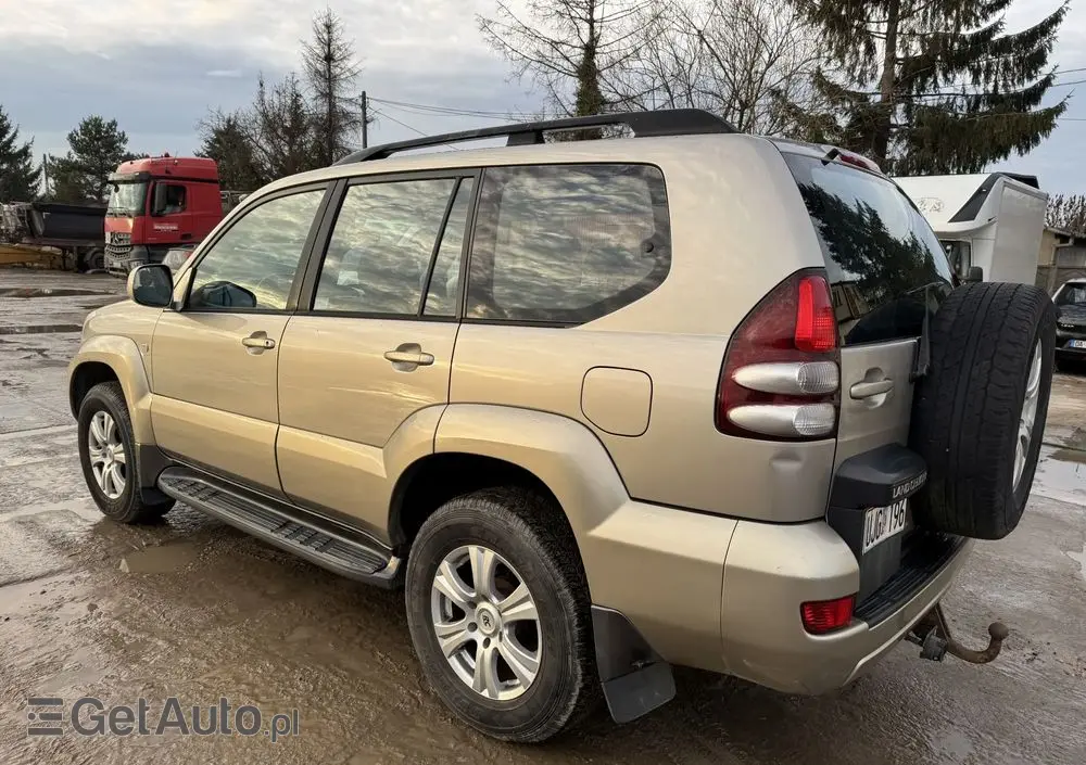 TOYOTA Land Cruiser 4.0 Luna Voyage
