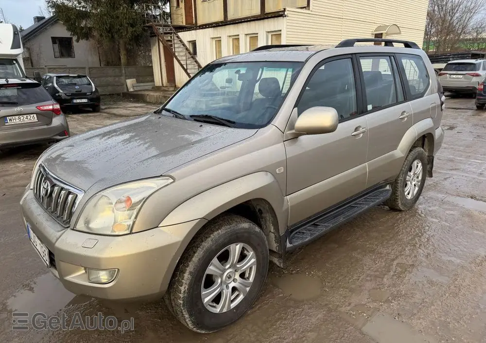 TOYOTA Land Cruiser 4.0 Luna Voyage