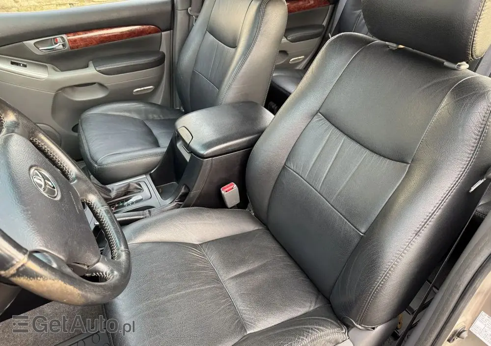 TOYOTA Land Cruiser 4.0 Luna Voyage