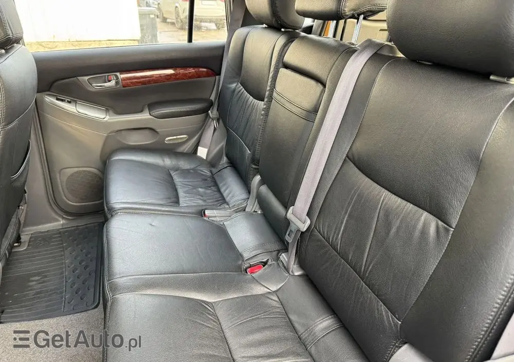 TOYOTA Land Cruiser 4.0 Luna Voyage