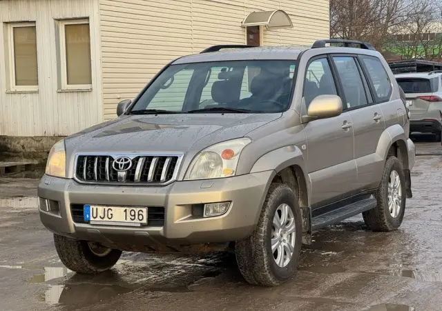 TOYOTA Land Cruiser 4.0 Luna Voyage