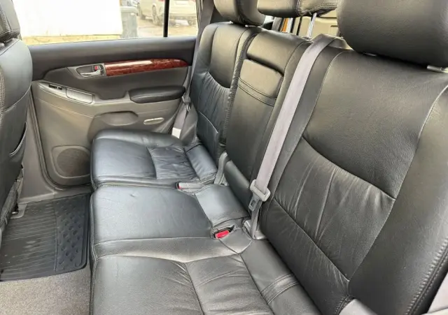 TOYOTA Land Cruiser 4.0 Luna Voyage