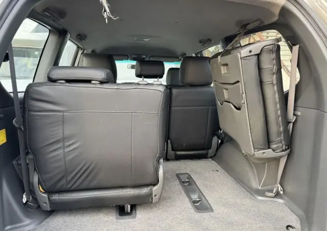 TOYOTA Land Cruiser 4.0 Luna Voyage