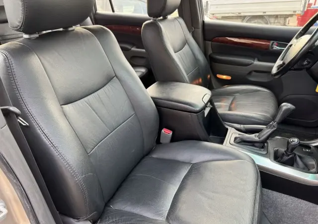 TOYOTA Land Cruiser 4.0 Luna Voyage