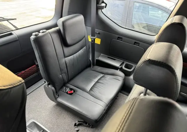 TOYOTA Land Cruiser 4.0 Luna Voyage