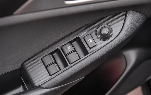 MAZDA CX-3 SKYACTIV-G 120 FWD Exclusive-Line