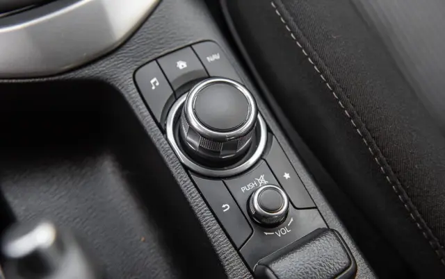 MAZDA CX-3 SKYACTIV-G 120 FWD Exclusive-Line