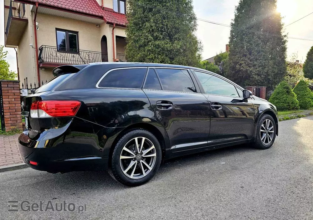 TOYOTA Avensis 1.8 Business Edition