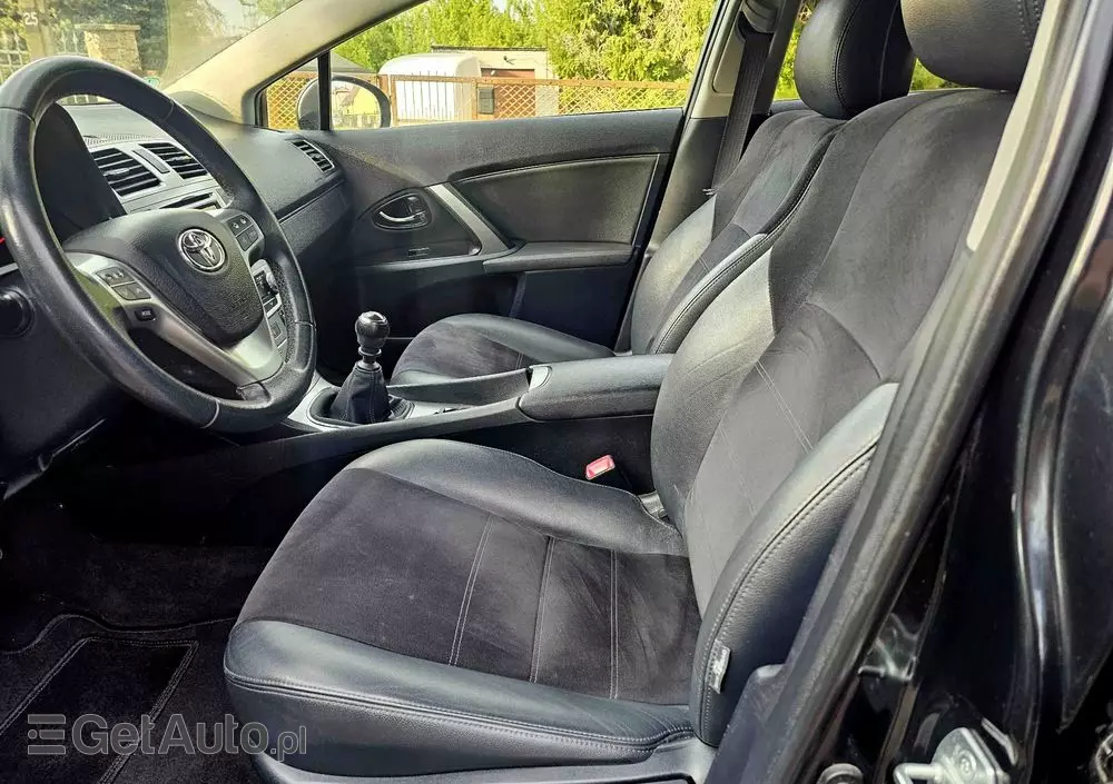 TOYOTA Avensis 1.8 Business Edition