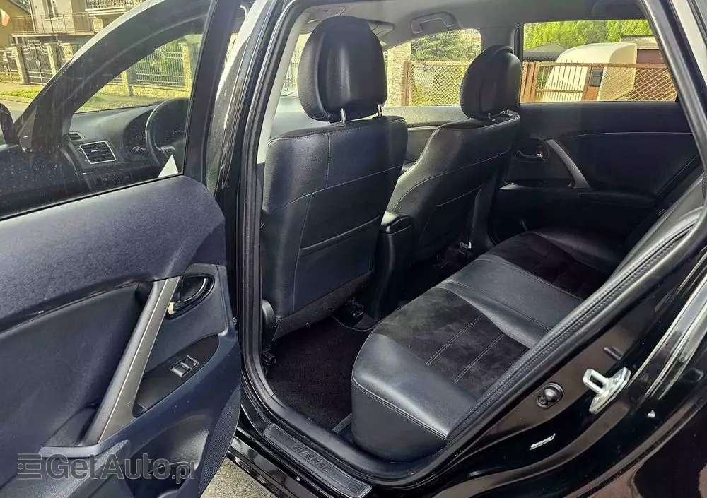 TOYOTA Avensis 1.8 Business Edition
