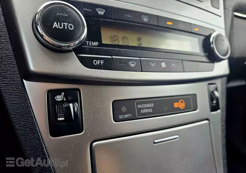 TOYOTA Avensis 1.8 Business Edition