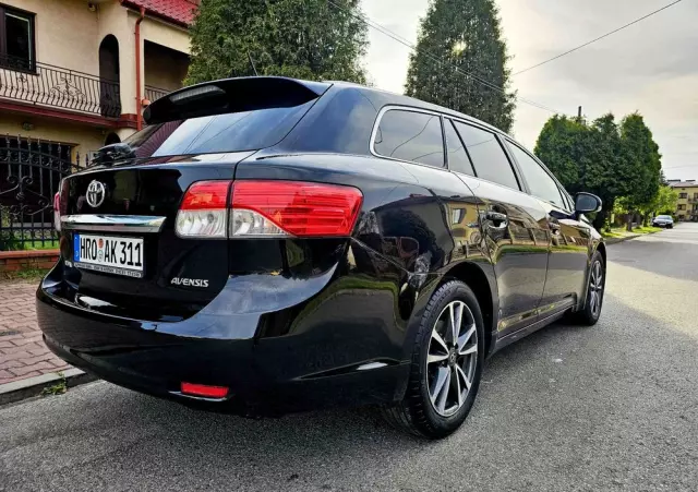 TOYOTA Avensis 1.8 Business Edition