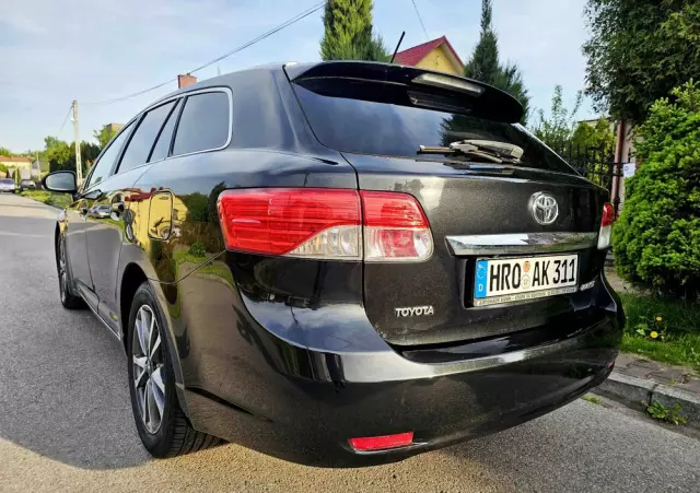 TOYOTA Avensis 1.8 Business Edition
