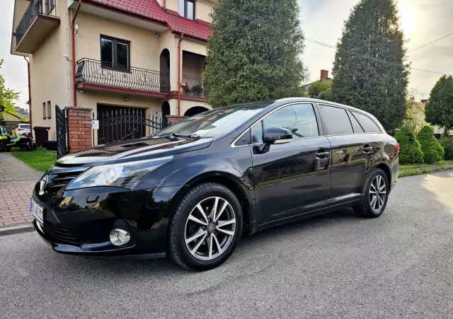 TOYOTA Avensis 1.8 Business Edition