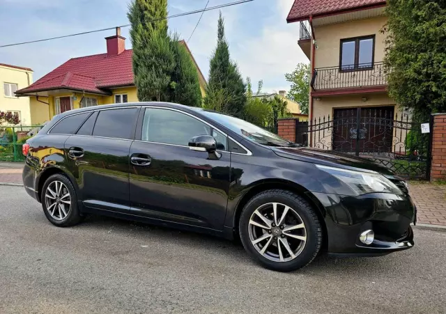 TOYOTA Avensis 1.8 Business Edition