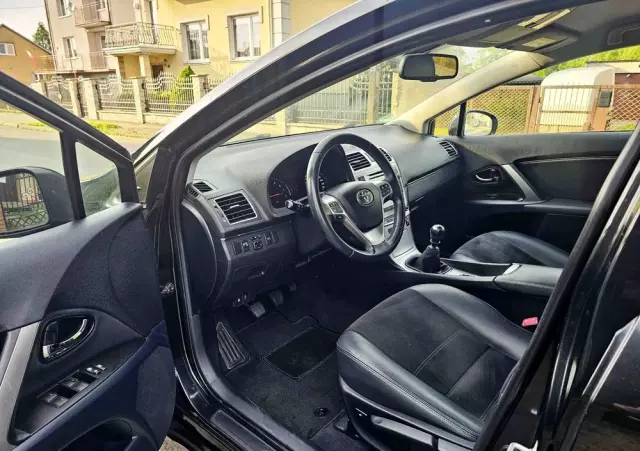 TOYOTA Avensis 1.8 Business Edition